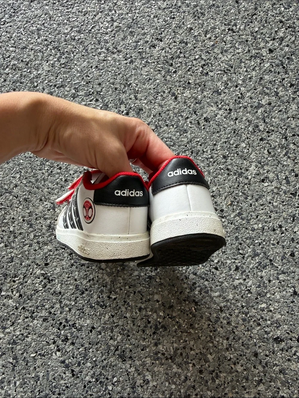 Marvel spider man White and Red Kids' Velcro Sneakers
